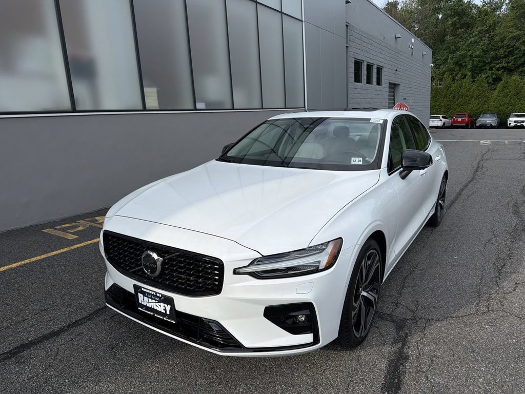 Certified 2024 Volvo S60 B5 Ultimate AWD/4WD image 4