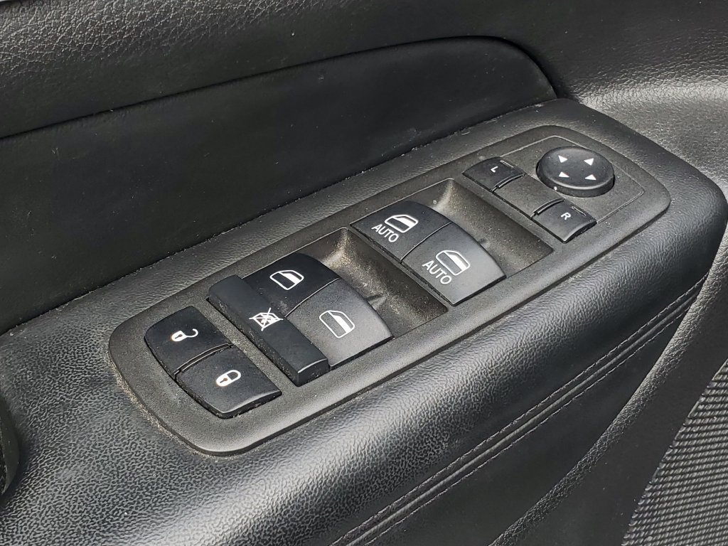 Used 2022 Jeep Grand Cherokee Limited AWD/4WD image 24