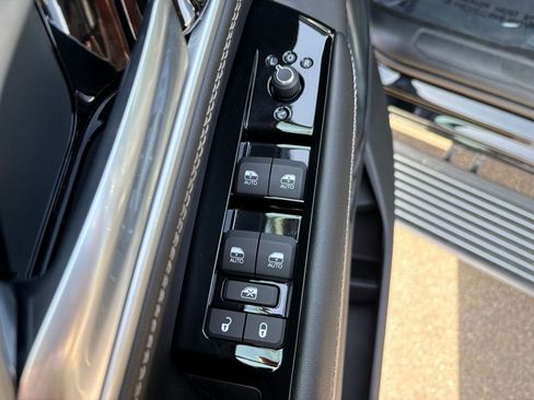 New 2026 Jeep Grand Wagoneer Limited AWD/4WD image 18
