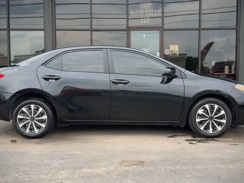 Used 2016 Toyota Corolla LE FWD image 2