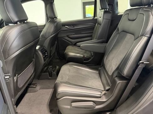 Used 2024 Jeep Grand Cherokee L Altitude AWD/4WD image 28