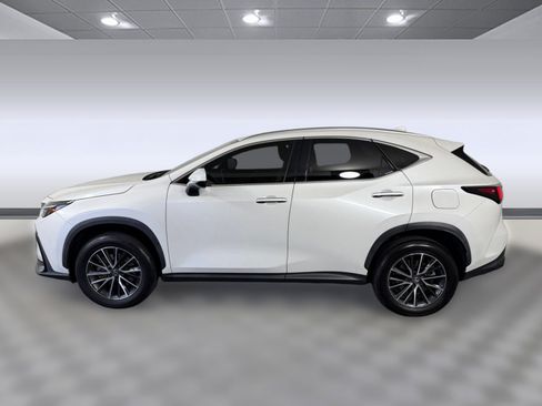 Used 2024 Lexus NX 250 FWD w/ Towing Package (2000 Lbs) image 2