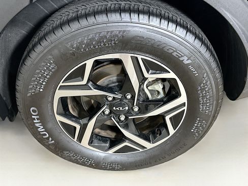 Used 2025 Kia Sportage LX AWD/4WD image 11