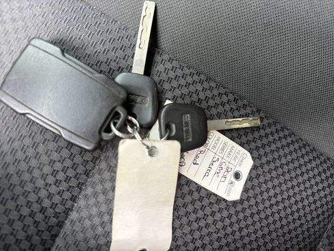 Used 2017 GMC Sierra 1500 SLE w/ SLE Value Package AWD/4WD image 18