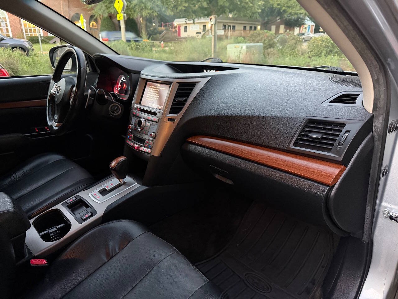 Used 2013 Subaru Outback 2.5i Limited w/ Popular Pkg 3 AWD/4WD image 18