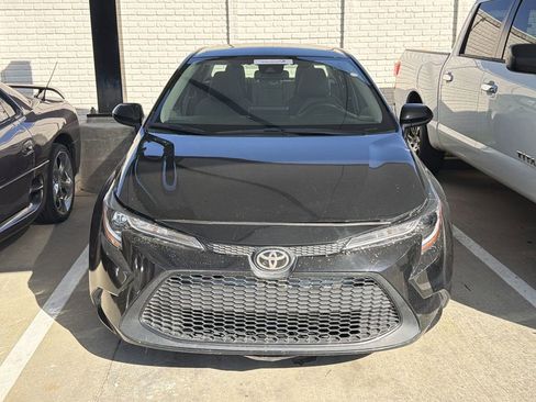 Used 2022 Toyota Corolla LE image 1