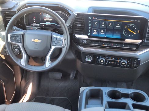 Used 2023 Chevrolet Silverado 1500 LT w/ Protection Package RWD image 9