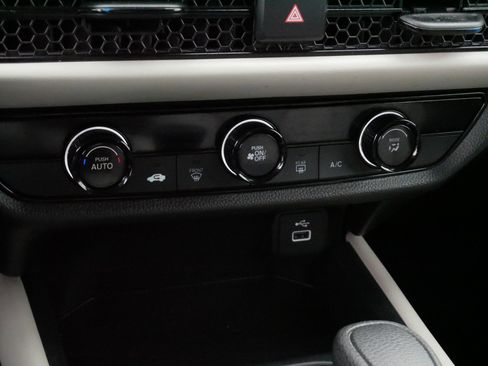 Used 2023 Honda HR-V LX image 23