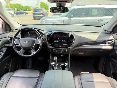 Used 2021 Chevrolet Traverse LT AWD/4WD image 2
