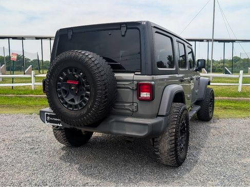 Used 2018 Jeep Wrangler Unlimited Sport S AWD/4WD image 5