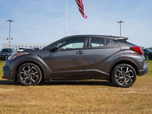 Used 2018 Toyota C-HR XLE FWD image 5
