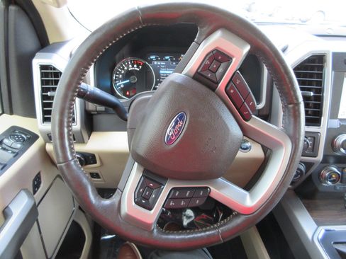 Used 2019 Ford F150 Lariat w/ Equipment Group 502A Luxury AWD/4WD image 34