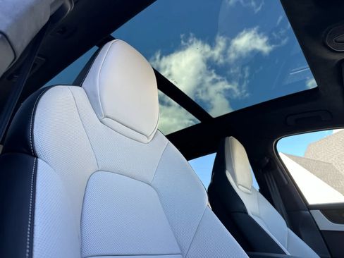 New 2026 Porsche Cayenne GTS image 18