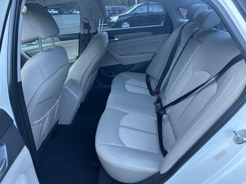 Used 2017 Hyundai Sonata SE FWD image 10
