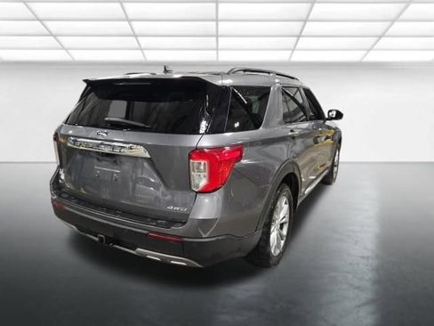 Used 2022 Ford Explorer XLT w/ Equipment Group 202A AWD/4WD image 5