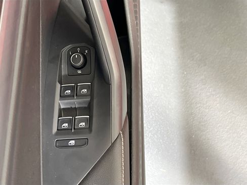 Used 2023 Volkswagen Jetta SE image 17