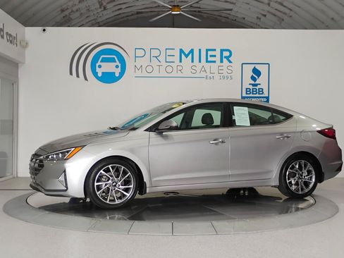 Used 2020 Hyundai Elantra Limited FWD image 2