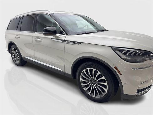 Used 2022 Lincoln Aviator Reserve w/ Equipment Group 201A image 12