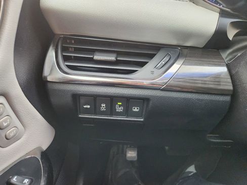 Used 2014 Toyota Avalon Limited image 18