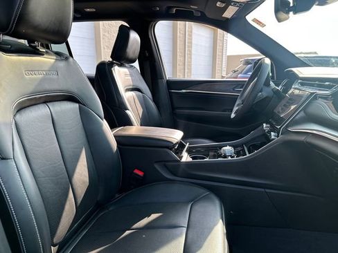 Used 2023 Jeep Grand Cherokee Overland image 16