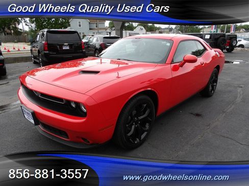 Used 2018 Dodge Challenger SXT Plus RWD image 1