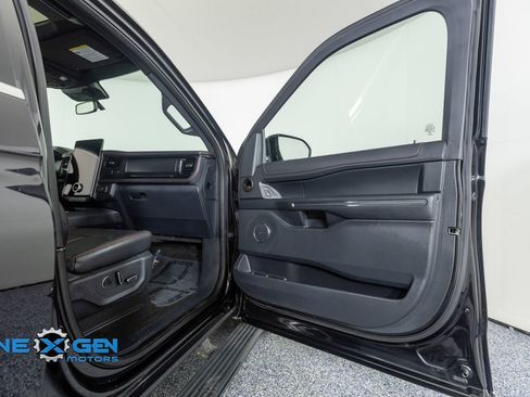 Used 2022 Ford Expedition Max Limited AWD/4WD image 38