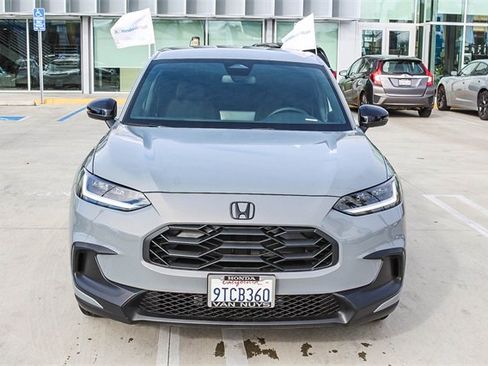 Used 2025 Honda HR-V Sport image 2