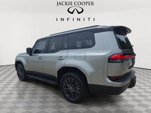 Used 2025 Lexus GX 550 w/ Cold Area Package AWD/4WD image 7
