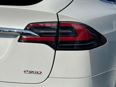Used 2016 Tesla Model X P90D image 28