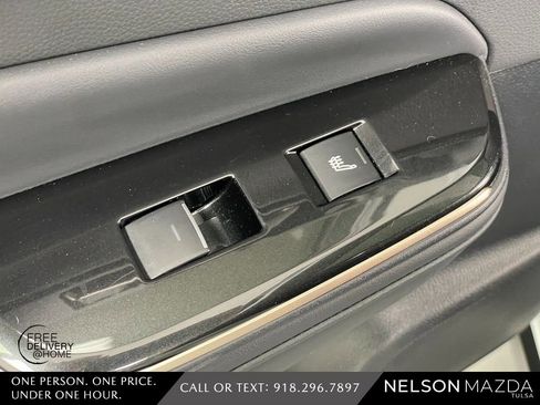 Used 2025 Toyota Crown Signia w/ Advanced Technology Package image 39