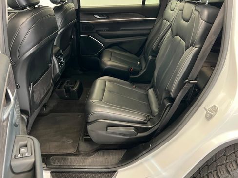 Used 2021 Jeep Grand Cherokee L Limited AWD/4WD image 21
