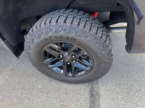 Certified 2024 Chevrolet Silverado 1500 LT Trail Boss w/ Convenience Package II image 12