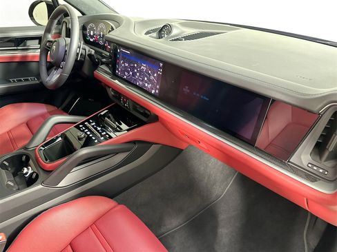 Certified 2025 Porsche Cayenne Turbo image 29