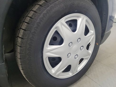 Used 2020 Nissan Rogue S FWD image 31