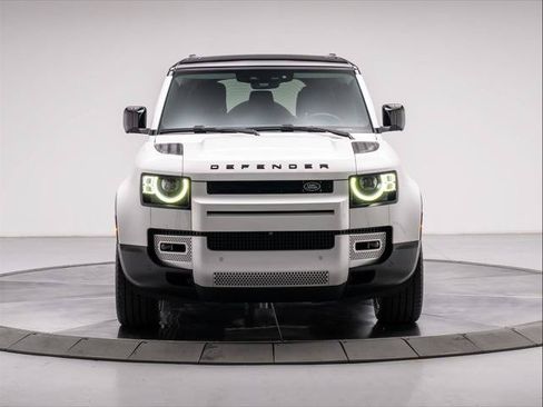 Used 2023 Land Rover Defender 130 SE AWD/4WD image 8