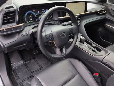 Certified 2023 Toyota Crown Limited image 12