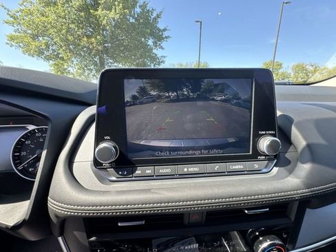 Certified 2026 Nissan Rogue SV w/ SV Premium Package AWD/4WD image 17