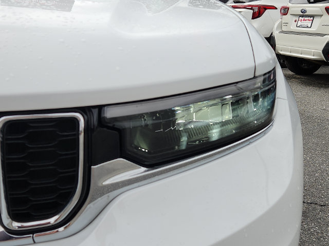 Used 2023 Jeep Grand Cherokee L Limited AWD/4WD image 9