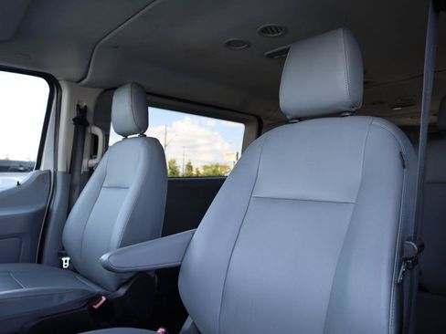 Used 2017 Ford Transit 350 XL RWD image 5