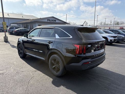 Used 2022 Kia Sorento LX image 6