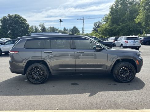 Certified 2021 Jeep Grand Cherokee L Overland w/ Luxury Tech Group IV AWD/4WD image 6