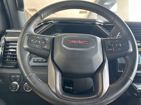 Used 2024 GMC Sierra 2500 AT4 w/ AT4 Premium Plus Package AWD/4WD image 25