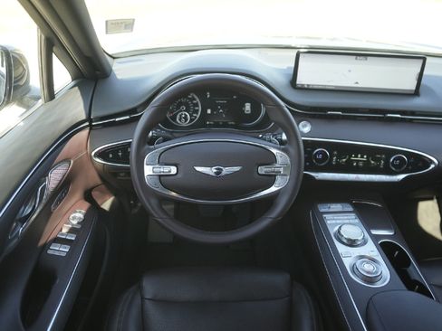 Used 2022 Genesis GV70 2.5T w/ Advanced Package image 25