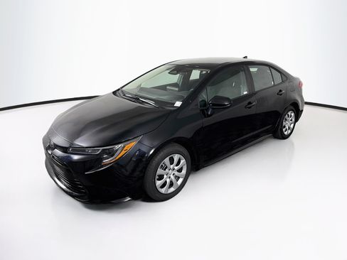 Used 2025 Toyota Corolla LE FWD image 3