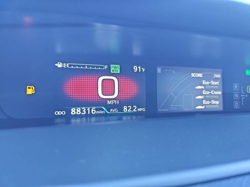 Used 2021 Toyota Prius Prime XLE w/ Carpet Mat Package (TMS) FWD image 20