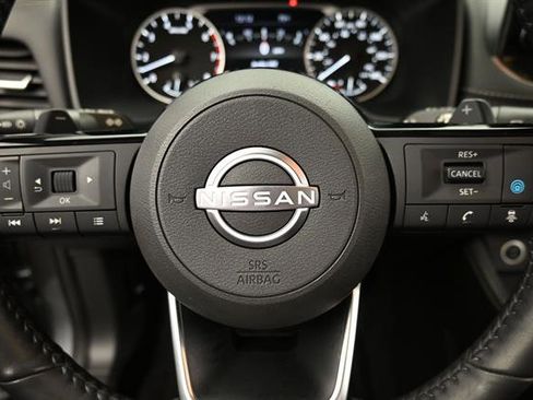 Used 2023 Nissan Rogue SL w/ SL Premium Package FWD image 11