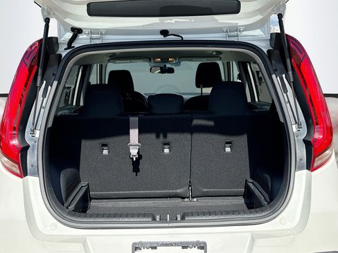 Used 2022 Kia Soul LX image 12