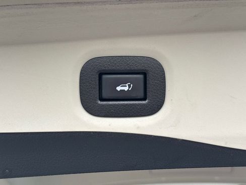 Used 2018 Nissan Rogue SL w/ Premium Package FWD image 13