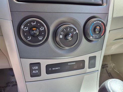 Used 2013 Toyota Corolla LE FWD image 21