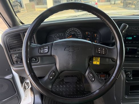 Used 2007 Chevrolet Silverado 2500 LT w/ Onstar Plus Package AWD/4WD image 33